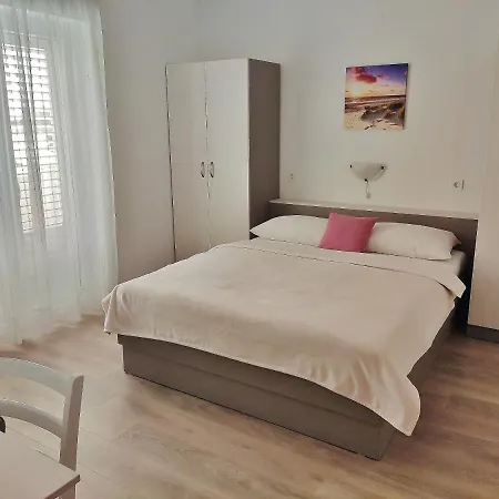 Padovan 209 * Rab Town